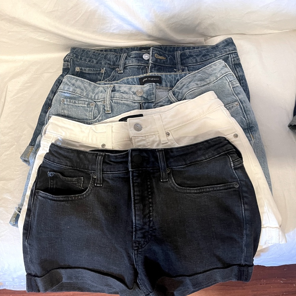 Women’s jean shorts 4 pair
